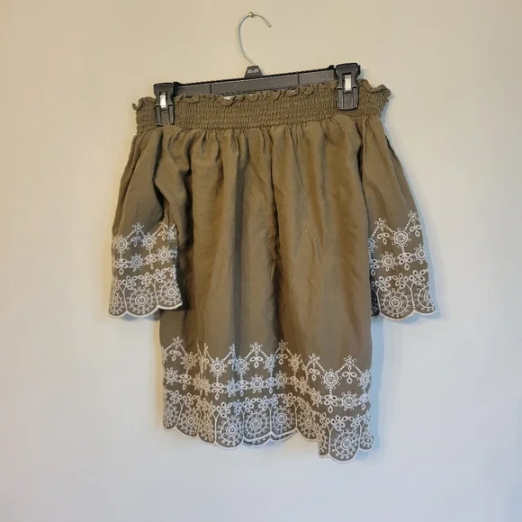 Abercrombie And Fitch Off Shoulder Blouse - Picture 4 of 5